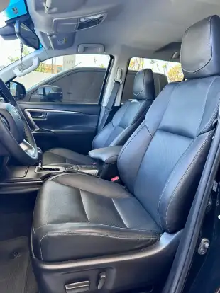 TOYOTA-HILUX SW4-2023