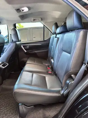 TOYOTA-HILUX SW4-2023