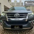 TOYOTA HILUX SW4 2.8 SRX DIAMOND 4X4 7 LUGARES 16V TURBO INTERCOOLER DIESEL 4P AUTOMÁTICO TOYOTA HILUX SW4 2.8 SRX DIAMOND 4X4 7 LUGARES 16V TURBO INTERCOOLER DIESEL 4P AUTOMÁTICO