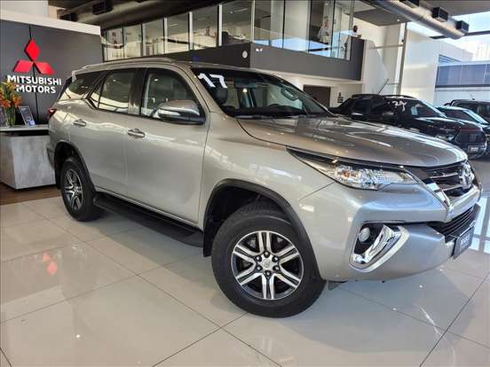 TOYOTA-HILUX SW4-2.7 SR 7 LUGARES 4X2 16V FLEX 4P AUTOMÁTICO TOYOTA-HILUX SW4-2017