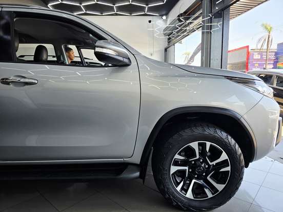 TOYOTA-HILUX SW4-2017