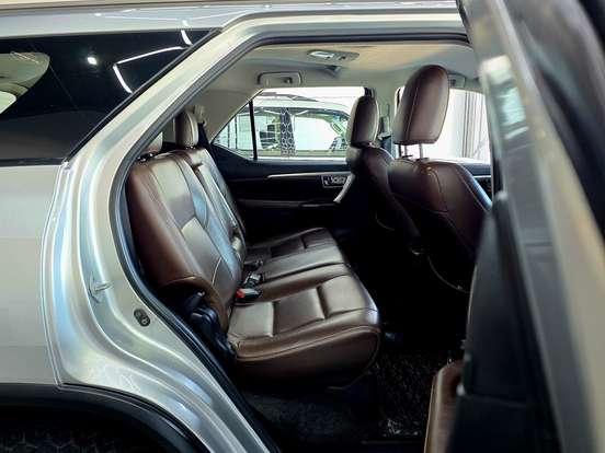 TOYOTA-HILUX SW4-2.7 SR 7 LUGARES 4X2 16V FLEX 4P AUTOMÁTICO TOYOTA-HILUX SW4-2017