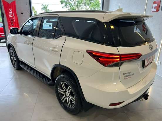 TOYOTA-HILUX SW4-2017