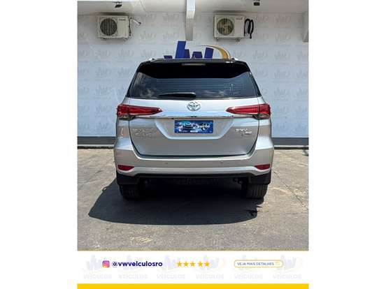 TOYOTA-HILUX SW4-2.7 SRV 7 LUGARES 4X2 16V FLEX 4P AUTOMÁTICO TOYOTA-HILUX SW4-2018