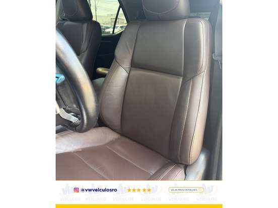 TOYOTA-HILUX SW4-2018