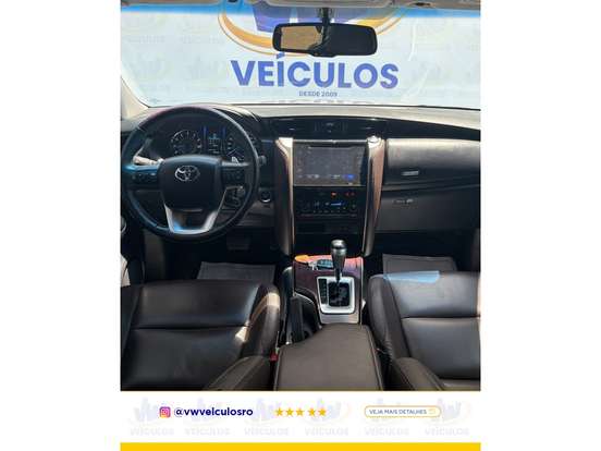 TOYOTA-HILUX SW4-2018