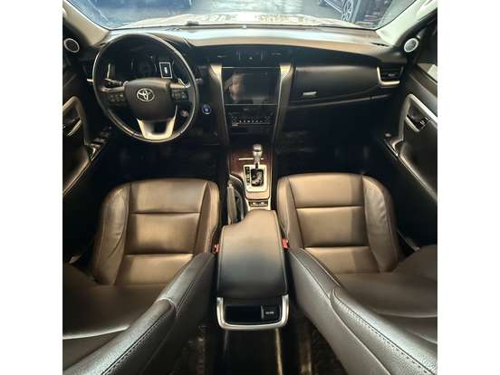 TOYOTA-HILUX SW4-2.7 SRV 7 LUGARES 4X2 16V FLEX 4P AUTOMÁTICO TOYOTA-HILUX SW4-2019