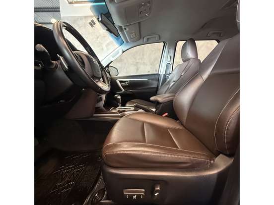 TOYOTA-HILUX SW4-2019