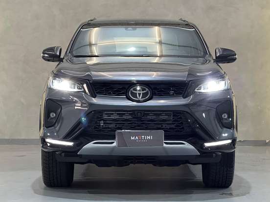 TOYOTA-HILUX SW4-2023