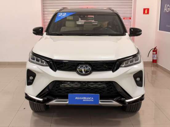 TOYOTA-HILUX SW4-2022