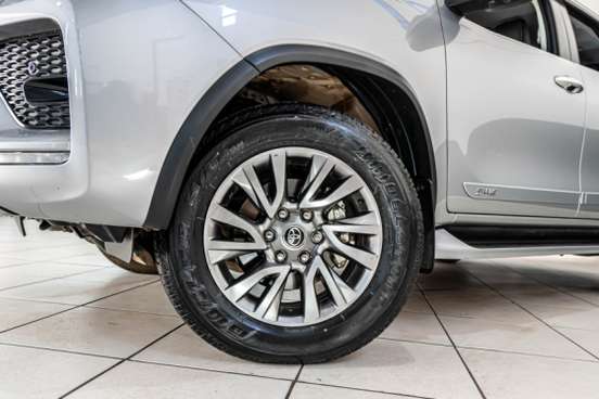 TOYOTA-HILUX SW4-2022