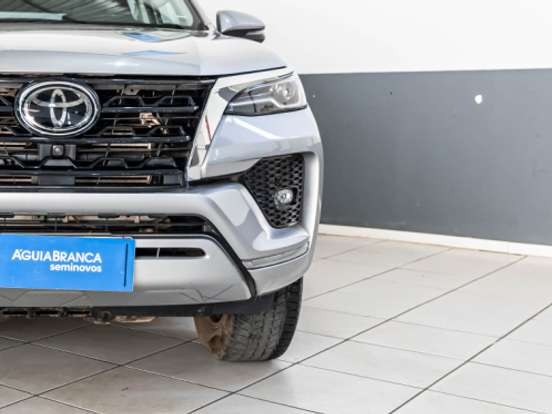 TOYOTA-HILUX SW4-2.8 D-4D TURBO DIESEL SRX 4X4 AUTOMÁTICO TOYOTA-HILUX SW4-2022