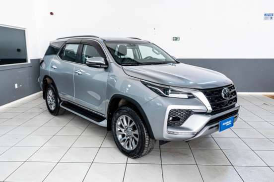 TOYOTA-HILUX SW4-2022