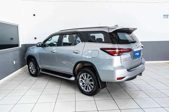 TOYOTA-HILUX SW4-2022