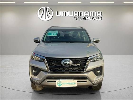 TOYOTA HILUX SW4 2.8 D-4D TURBO DIESEL SRX 4X4 AUTOMÁTICO