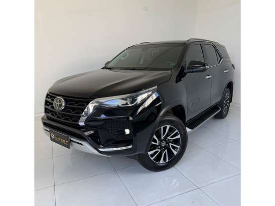 TOYOTA-HILUX SW4-2.8 D-4D TURBO DIESEL SRX 7L 4X4 AUTOMÁTICO TOYOTA-HILUX SW4-2022
