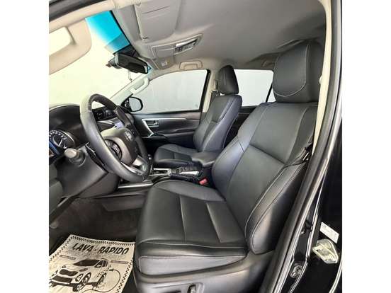 TOYOTA-HILUX SW4-2022