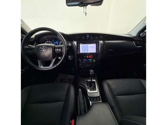 TOYOTA-HILUX SW4-2022