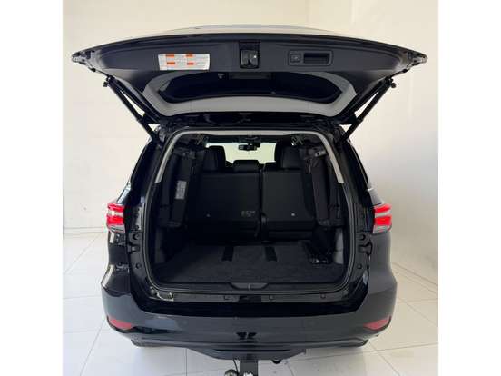 TOYOTA-HILUX SW4-2.8 D-4D TURBO DIESEL SRX 7L 4X4 AUTOMÁTICO TOYOTA-HILUX SW4-2022