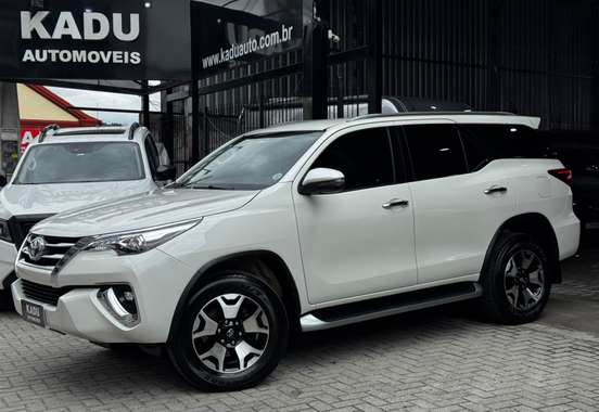 TOYOTA-HILUX SW4-2018