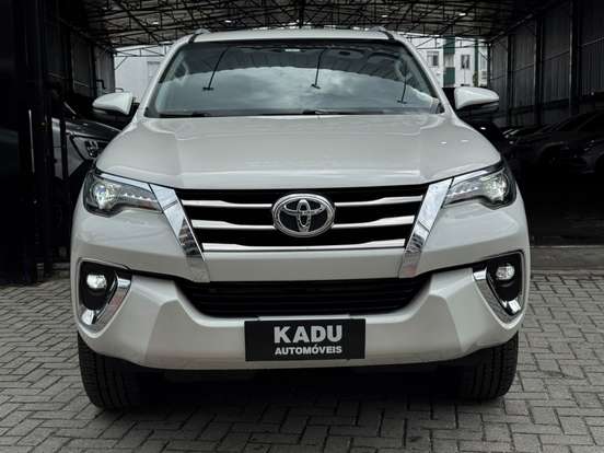 TOYOTA-HILUX SW4-2018