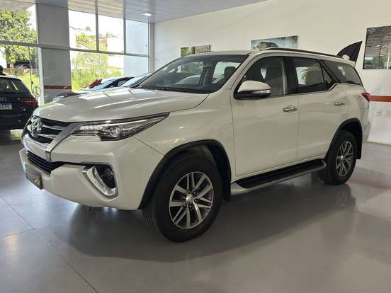 TOYOTA-HILUX SW4-2.8 SRX 4X4 16V TURBO INTERCOOLER DIESEL 4P AUTOMÁTICO TOYOTA-HILUX SW4-2016