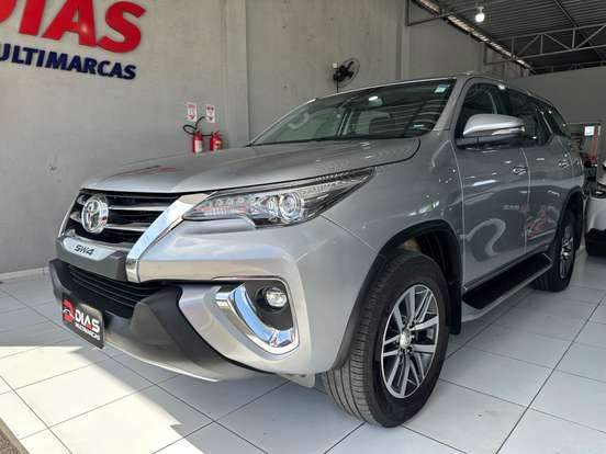 TOYOTA-HILUX SW4-2019