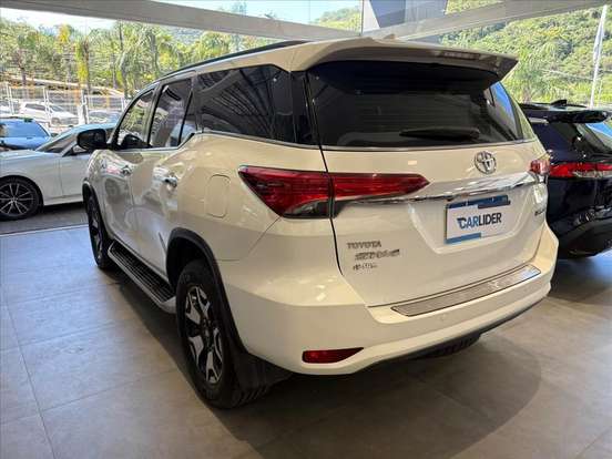TOYOTA-HILUX SW4-2018