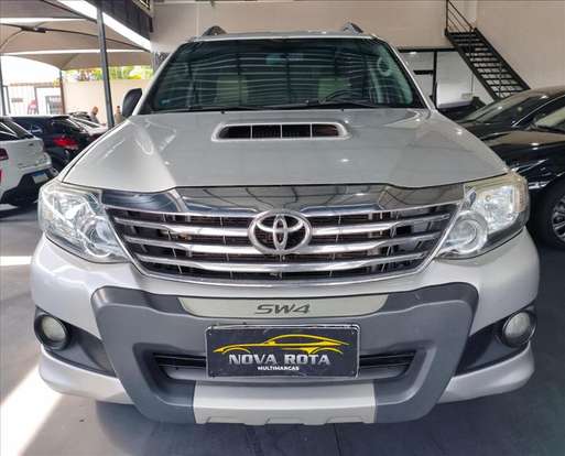 TOYOTA-HILUX SW4-2011