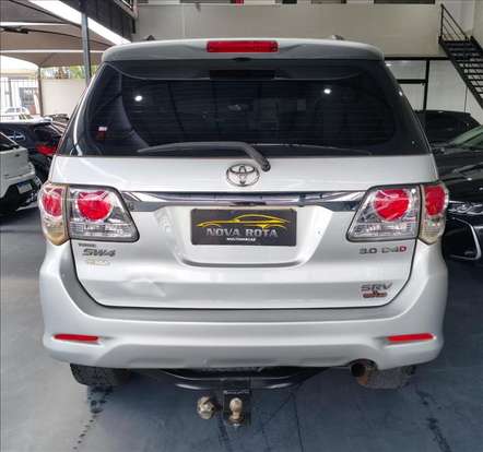 TOYOTA-HILUX SW4-2011