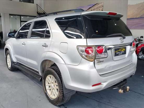 TOYOTA-HILUX SW4-3.0 SRV 4X4 7 LUGARES 16V TURBO INTERCOOLER DIESEL 4P AUTOMÁTICO TOYOTA-HILUX SW4-2011