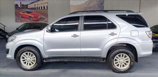 TOYOTA-HILUX SW4-2011
