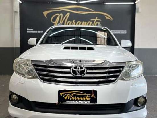 TOYOTA-HILUX SW4-3.0 SRV 4X4 7 LUGARES 16V TURBO INTERCOOLER DIESEL 4P AUTOMÁTICO TOYOTA-HILUX SW4-2012
