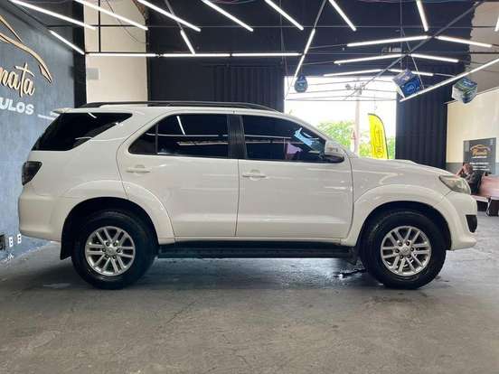 TOYOTA-HILUX SW4-2012