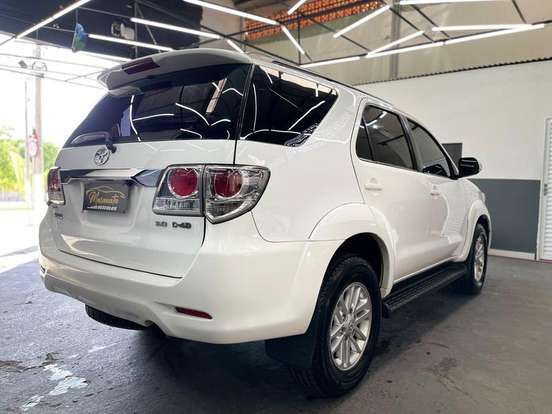 TOYOTA-HILUX SW4-2012