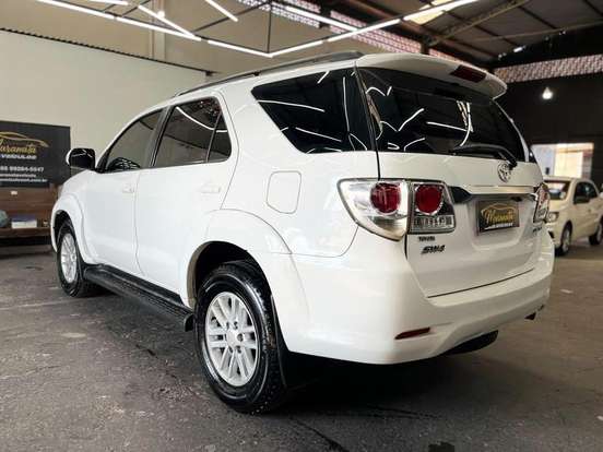 TOYOTA-HILUX SW4-3.0 SRV 4X4 7 LUGARES 16V TURBO INTERCOOLER DIESEL 4P AUTOMÁTICO TOYOTA-HILUX SW4-2012