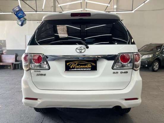 TOYOTA-HILUX SW4-2012