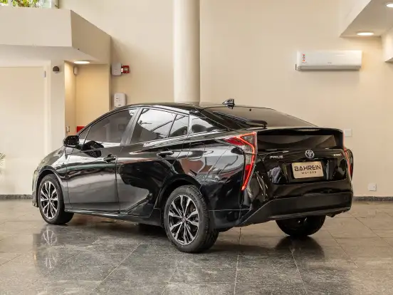 TOYOTA-PRIUS-2017