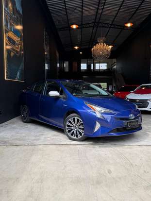 TOYOTA-PRIUS-2017