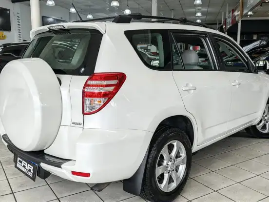 TOYOTA-RAV4-2.4 4X4 16V GASOLINA 4P AUTOMÁTICO TOYOTA-RAV4-2011