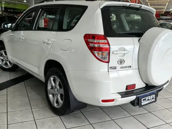 TOYOTA-RAV4-2.4 4X4 16V GASOLINA 4P AUTOMÁTICO TOYOTA-RAV4-2011