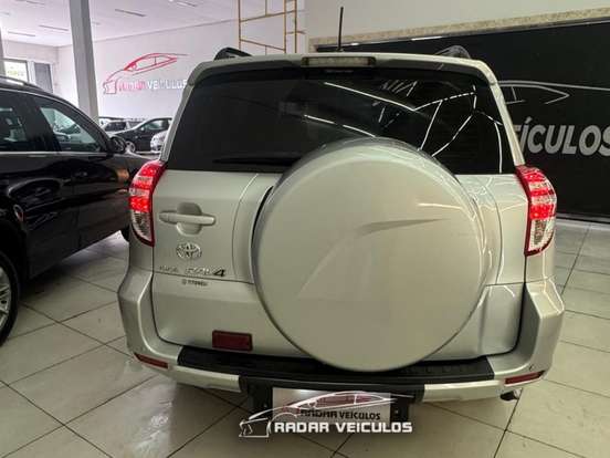 TOYOTA-RAV4-2010