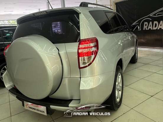 TOYOTA-RAV4-2010