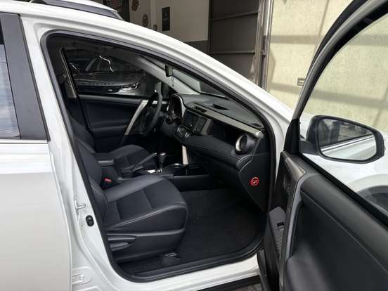 TOYOTA-RAV4-2015