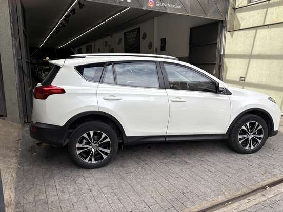 TOYOTA-RAV4-2015