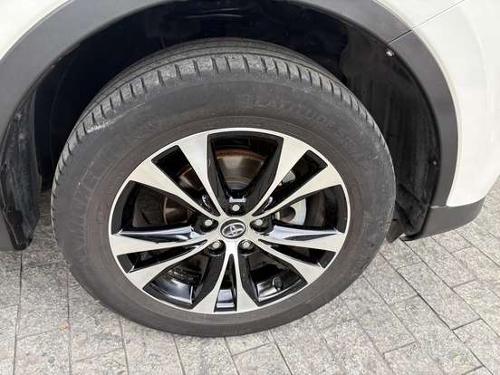 TOYOTA-RAV4-2015