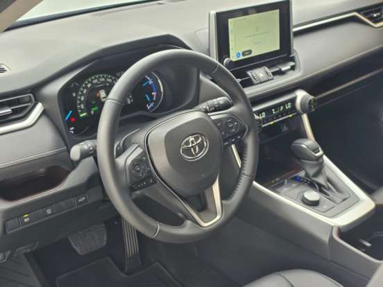 TOYOTA-RAV4-2025