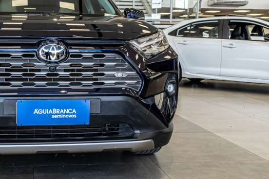 TOYOTA-RAV4-2024