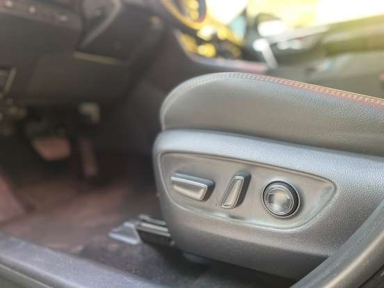 TOYOTA-RAV4-2024