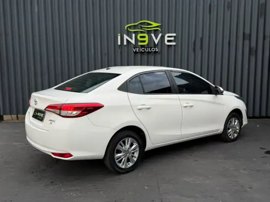 TOYOTA-YARIS-2018